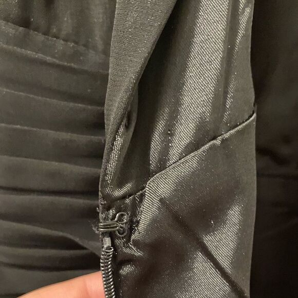 Eliza J Dress Women’s 8 Embellished Tiered Chiffon Halter Gown Black Like New - Picture 10 of 10